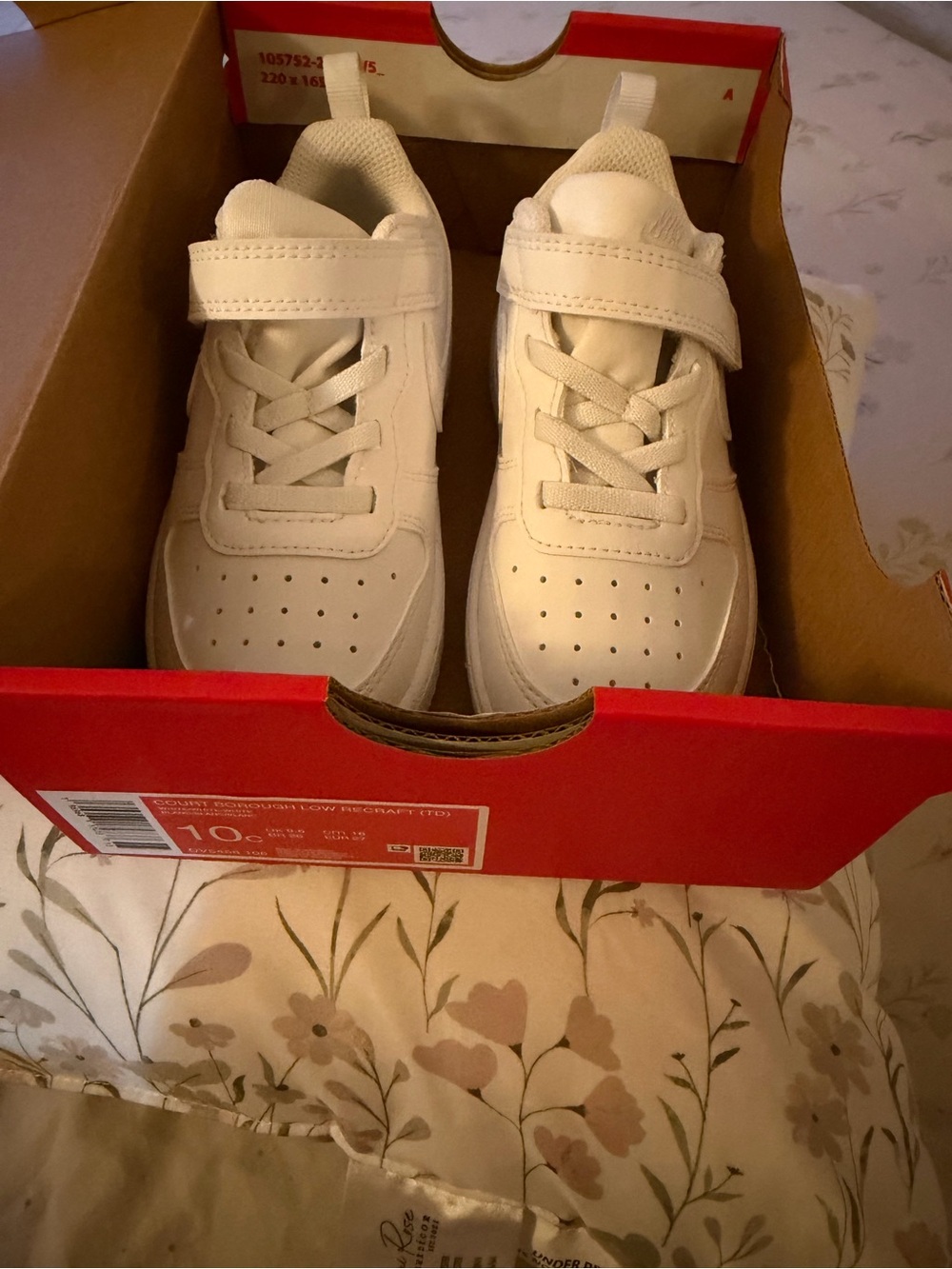 Nike Kids White Low-Top Sneakers with Hook-and-Loop Strap